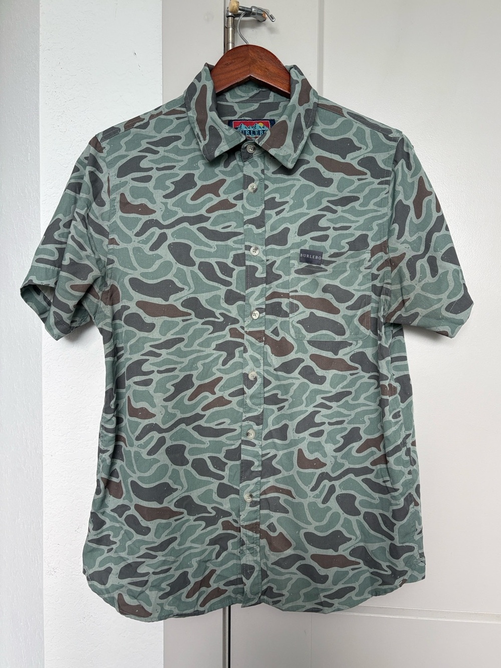 BURLEBO PERFORMANCE CAMO BLUE GREY SHORT SLEEVE BUTTON DOWN MENS MEDIUM